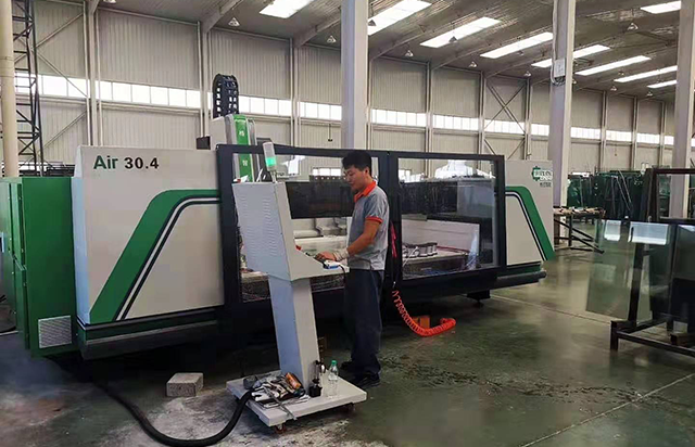 GREEN VINE 4 AXIS HORIZONTAL CNC WORKING CENTER IS RUNNING I